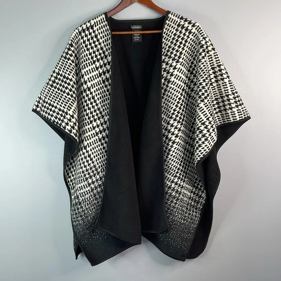 NICOLE MILLER Original Black White Ombre Houndstooth Fleece Cape Shawl Preppy OS - Picture 5 of 8